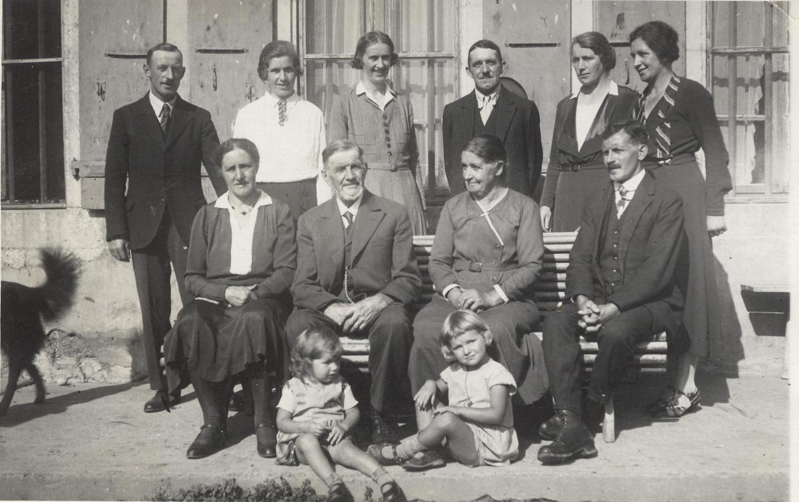 famille Haldemann_années 40_collection André Haldemann.jpg