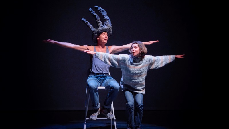 Dominique toute seule